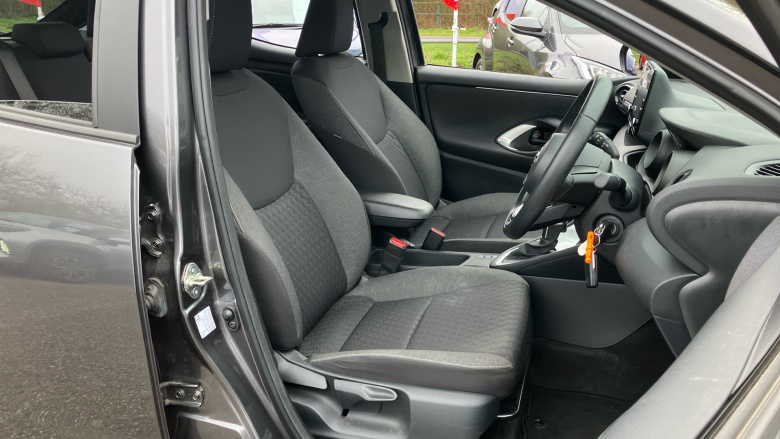 Toyota Yaris 1.5 Hybrid Design 5dr CVT Hybrid Hatchback